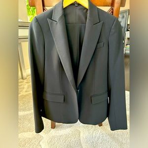 Theory Classic black suit. Blazer size 2, pants size 4